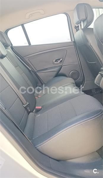 Gris / plata Usado 2013 Renault Mégane Dynamique Berlina | 4000 € (Super precio) - Imagen 1/4