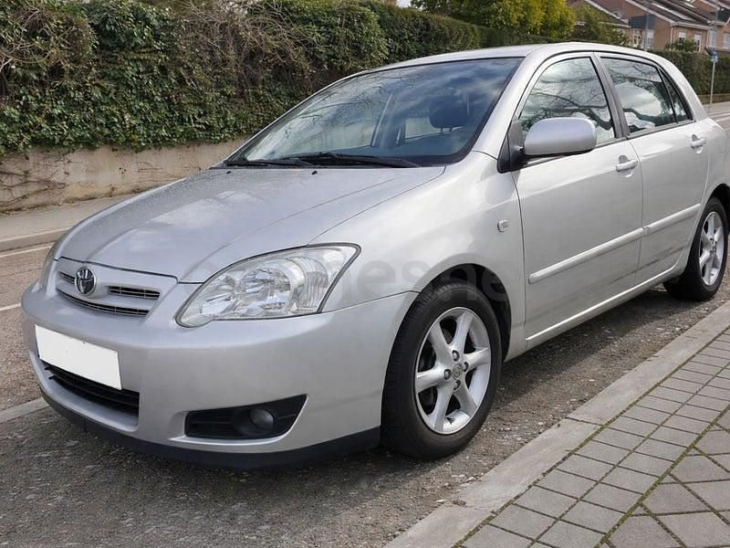 Usado Toyota Corolla Sol 110 CV (80 kW) 2005 Beige Berlina