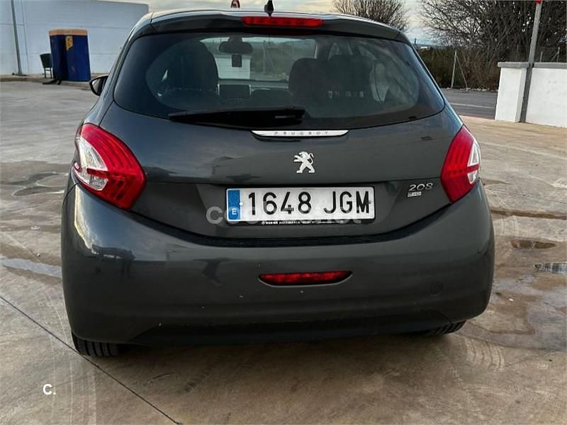Usado Peugeot 208 Active 92 CV (67 kW) 2015 Gris / plata Utilitario