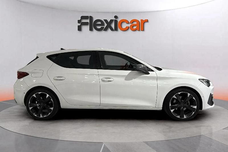 Usado Cupra Leon 150 CV (110 kW) 2023 Blanco Berlina