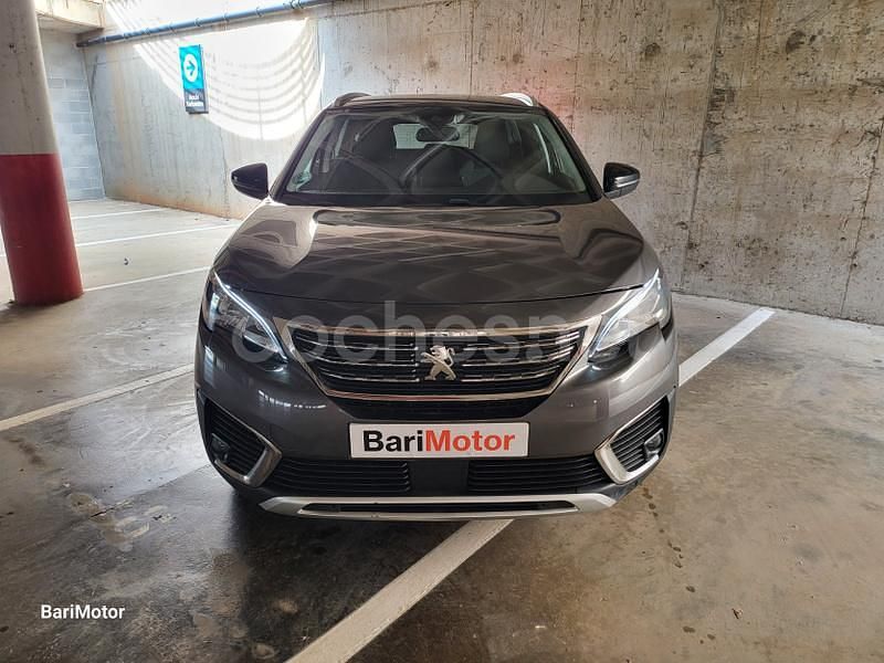 Usado Peugeot 5008 Allure 130 CV (95 kW) 2019 Gris / plata Monovolumen