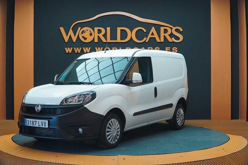 Usado Fiat Doblò 90 CV (66 kW) 2022 Blanco Monovolumen