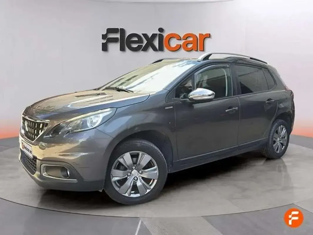 Usado Peugeot 2008 Allure 110 CV (80 kW) 2018 Gris SUV