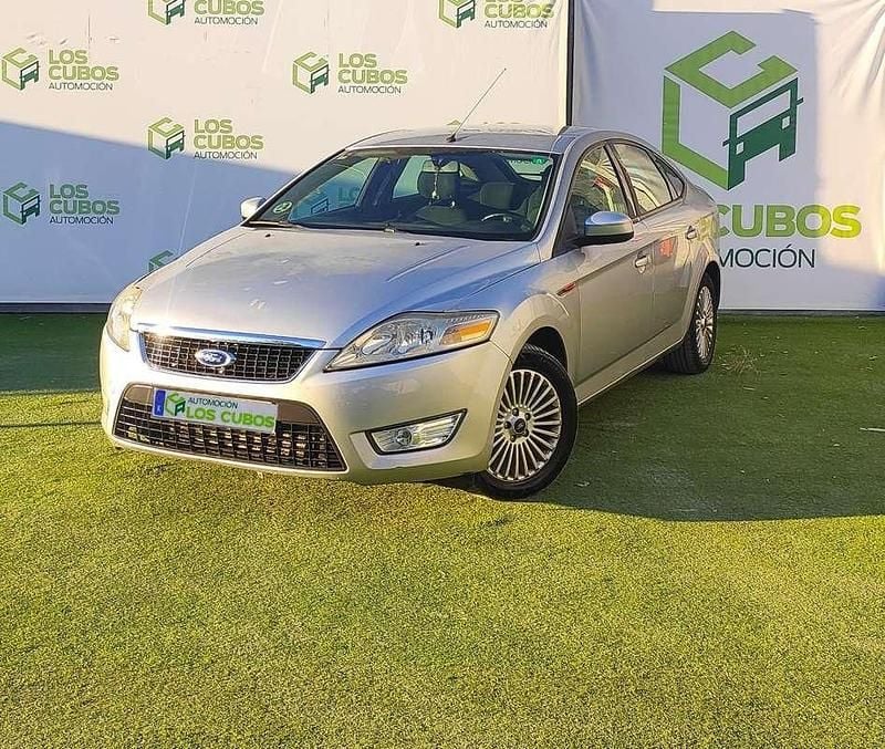 Beige Usado 2007 Ford Mondeo Ambiente Berlina | 2999 € (Precio justo) - Imagen 1/4