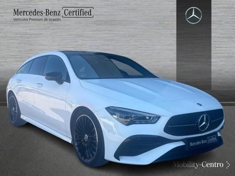 Usado Mercedes CLA200 150 CV (110 kW) 2025 Blanco polar Utilitario