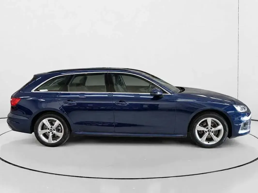 Usado Audi A4 Advanced 136 CV (100 kW) 2021 Azul Familiar