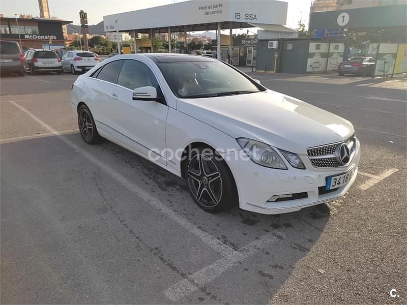 Usado Mercedes E350 Elegance 231 CV (169 kW) 2010 Beige Coupe