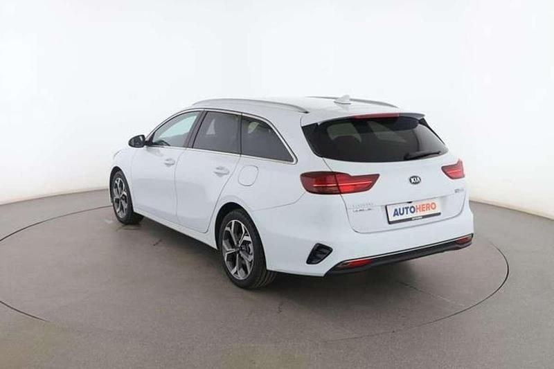 Usado Kia Ceed 137 CV (100 kW) 2021 Blanco Utilitario