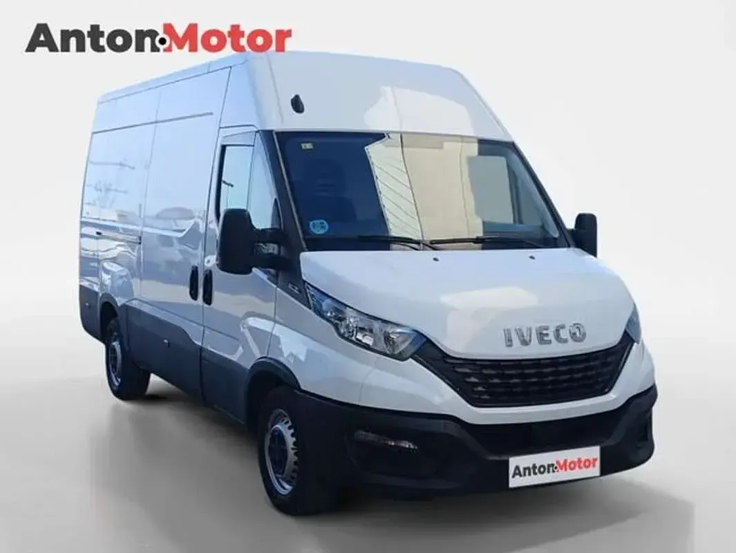 Usado Iveco Daily 156 CV (114 kW) 2022 Blanco Van