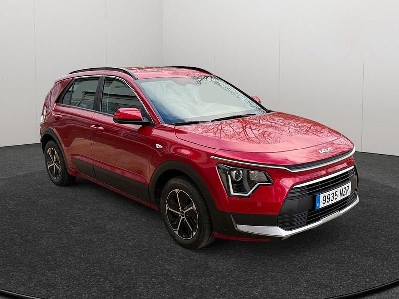 Usado Kia Niro 129 CV (94 kW) 2025 Rojo SUV