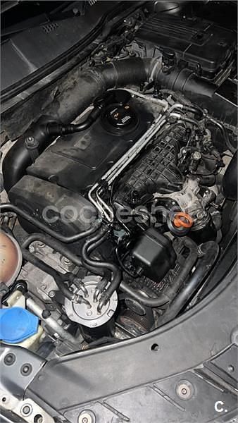 Usado VW Passat Advance 140 CV (102 kW) 2007 Gris / plata Berlina