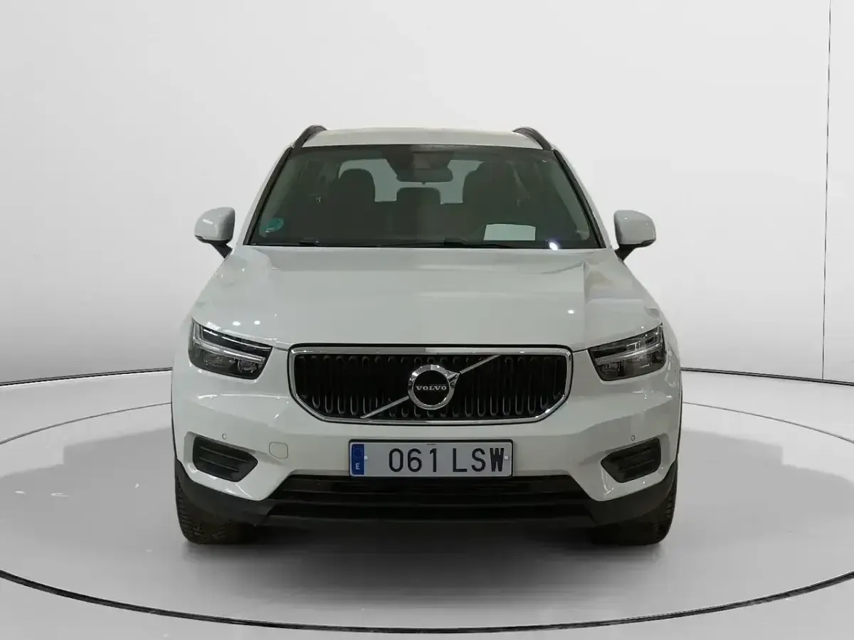 Usado Volvo XC40 Momentum 129 CV (94 kW) 2021 Blanco SUV