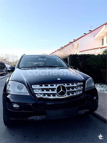 Usado Mercedes ML500 306 CV (225 kW) 2005 Negro SUV