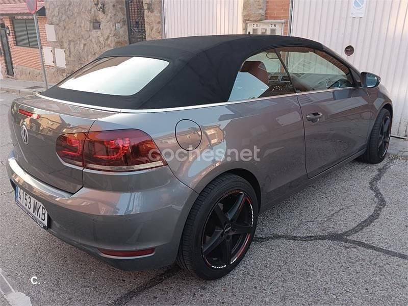 Usado VW Golf Cabriolet 105 CV (77 kW) 2012 Gris / plata Descapotable