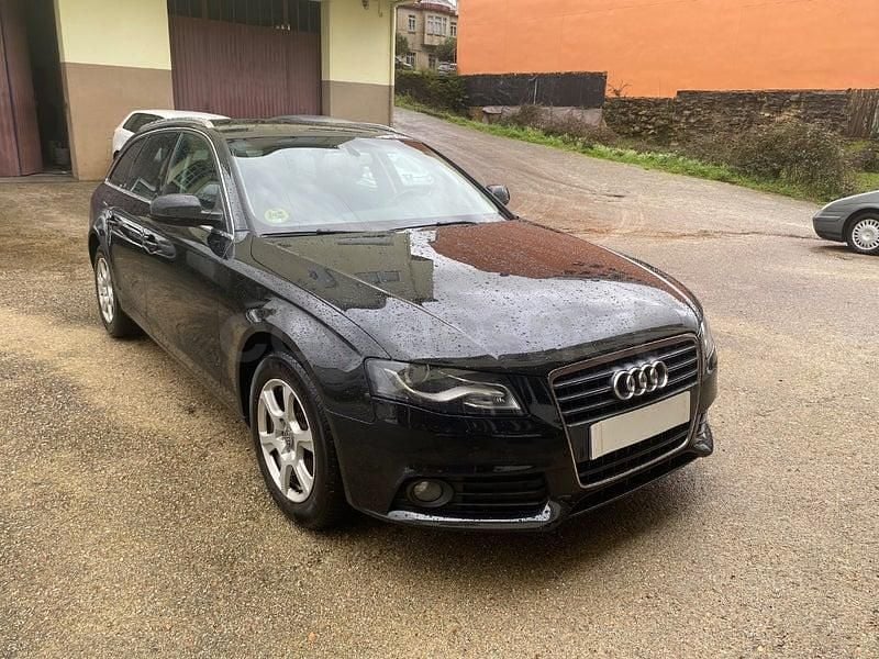 Usado Audi A4 143 CV (105 kW) 2010 Negro Familiar