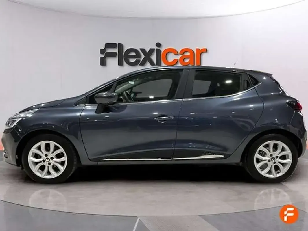 Usado Renault Clio Zen 91 CV (66 kW) 2019 Gris Utilitario