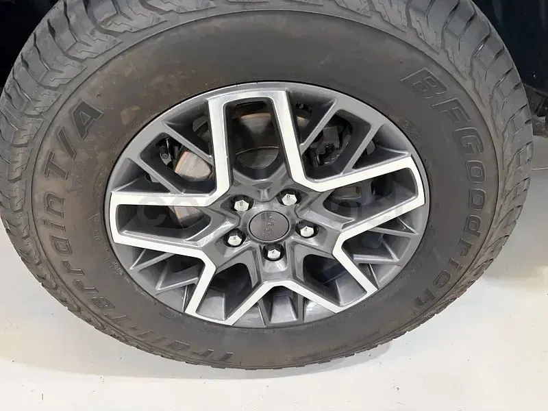 Usado Jeep Wrangler Sahara 381 CV (280 kW) 2023 Negro SUV