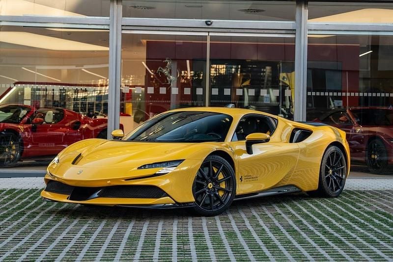Amarillo Usado 2021 Ferrari SF90 Coupe | 364.999 € - Imagen 1/4