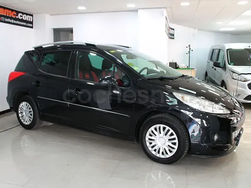 Usado Peugeot 207 92 CV (67 kW) 2010 Negro Familiar