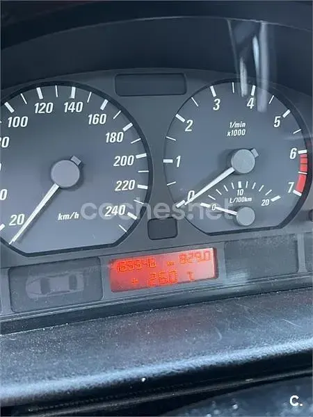 Usado BMW 325 192 CV (141 kW) 2001 Gris / plata Coupe