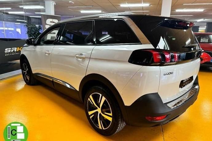 Usado Peugeot 5008 Allure 120 CV (88 kW) 2018 SUV