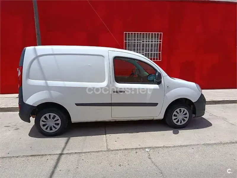 Usado Renault Kangoo 75 CV (55 kW) 2013 Blanco Monovolumen