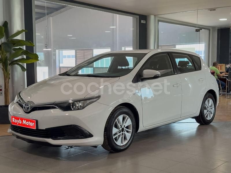 Usado Toyota Auris Hybrid Business Edition 136 CV (100 kW) 2019 Blanco Utilitario