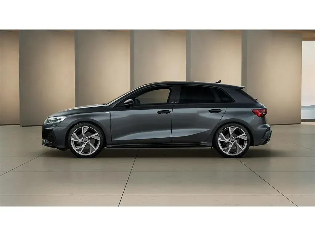 Nuevo Audi A3 150 CV (110 kW) 2026 Gris daytona Berlina