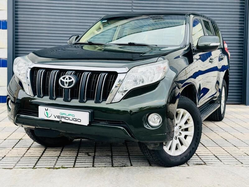 Verde Usado 2015 Toyota Land Cruiser SUV | 33.000 € - Imagen 1/4