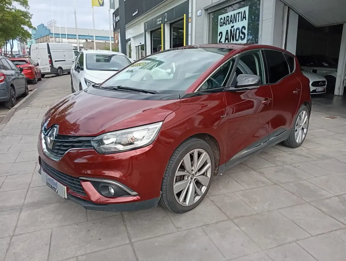 Usado Renault Scénic IV LIMITED 140 CV (102 kW) 2018 Granate Monovolumen