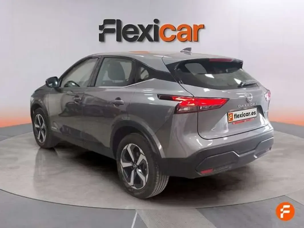 Usado Nissan Qashqai Acenta 190 CV (139 kW) 2024 Gris SUV
