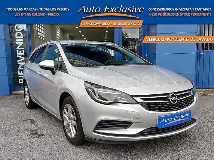 Usado Opel Astra Selective 110 CV (80 kW) 2016 Gris / plata Familiar