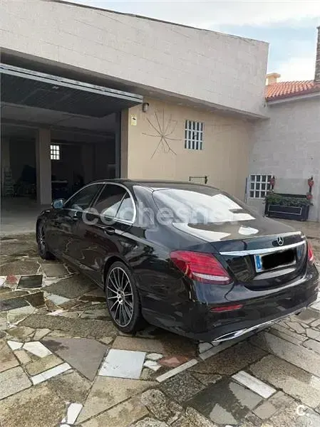 Usado Mercedes E220 194 CV (142 kW) 2017 Negro Berlina