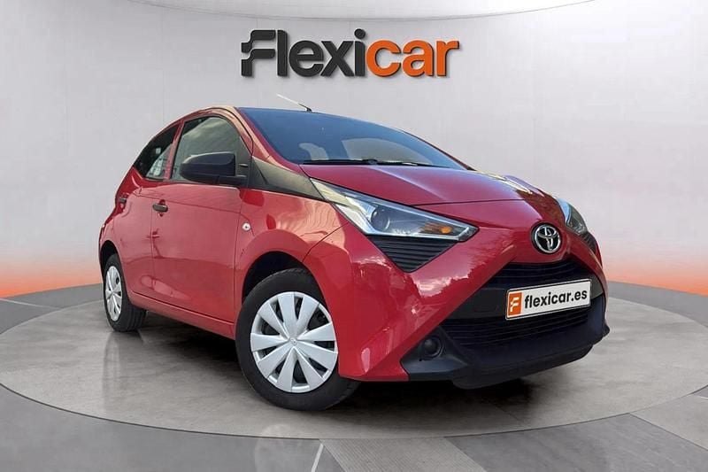 Rojo Usado 2022 Toyota Aygo X-play Utilitario | 13.090 € (Precio justo) - Imagen 1/4