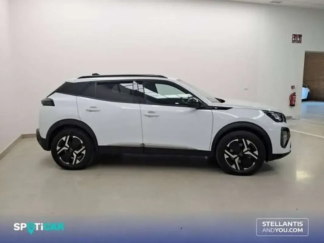 Usado Peugeot e-2008 Allure 100 kW (136 CV) 2024 Blanco SUV