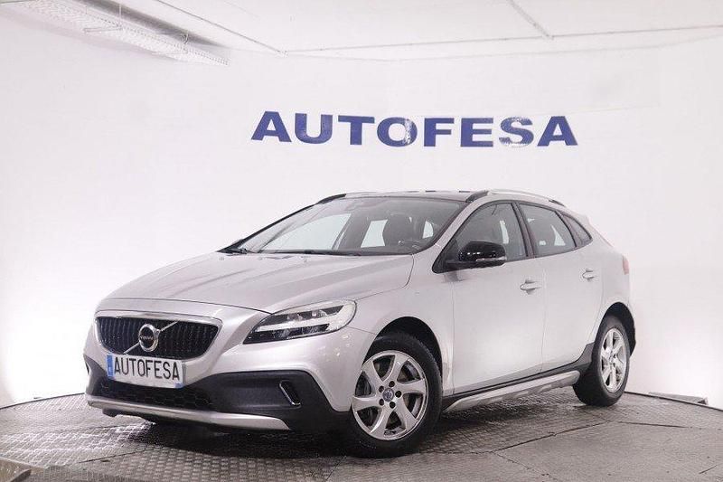 Usado Volvo V40 CC Momentum 150 CV (110 kW) 2017 Plata Familiar