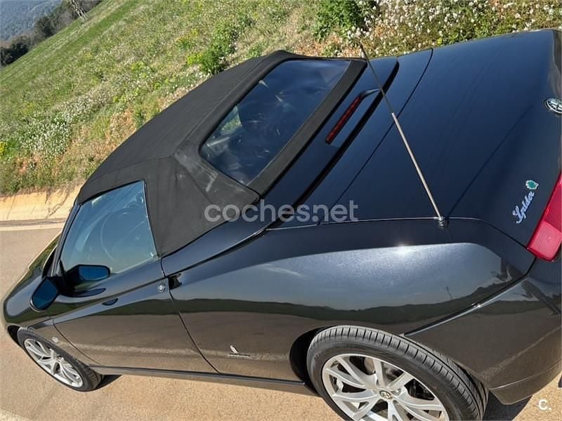 Usado Alfa Romeo Spider 165 CV (121 kW) 2004 Negro Descapotable