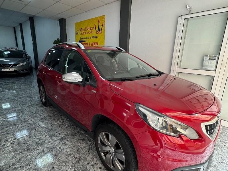 Usado Peugeot 2008 Style 82 CV (60 kW) 2018 Rojo SUV