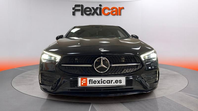 Usado Mercedes CLA200 Shooting Brake 163 CV (119 kW) 2021 Negro Familiar