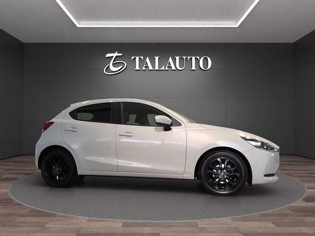 Usado Mazda 2 Edition 89 CV (65 kW) 2020 Gris