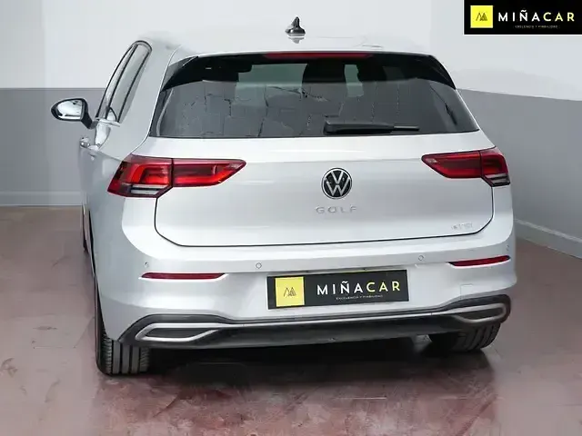 Usado VW Golf VII Style 150 CV (110 kW) 2021 Gris Utilitario