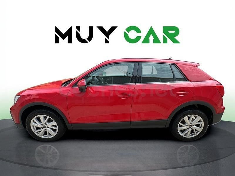 Usado Audi Q2 Ambiente 116 HP (85 kW) 2022 Vermelho SUV