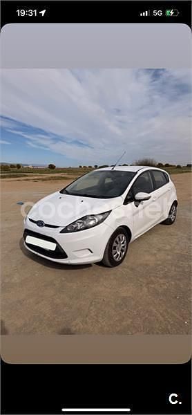 Usado Ford Fiesta Titanium 95 HP (69 kW) 2012 Branco Citadino