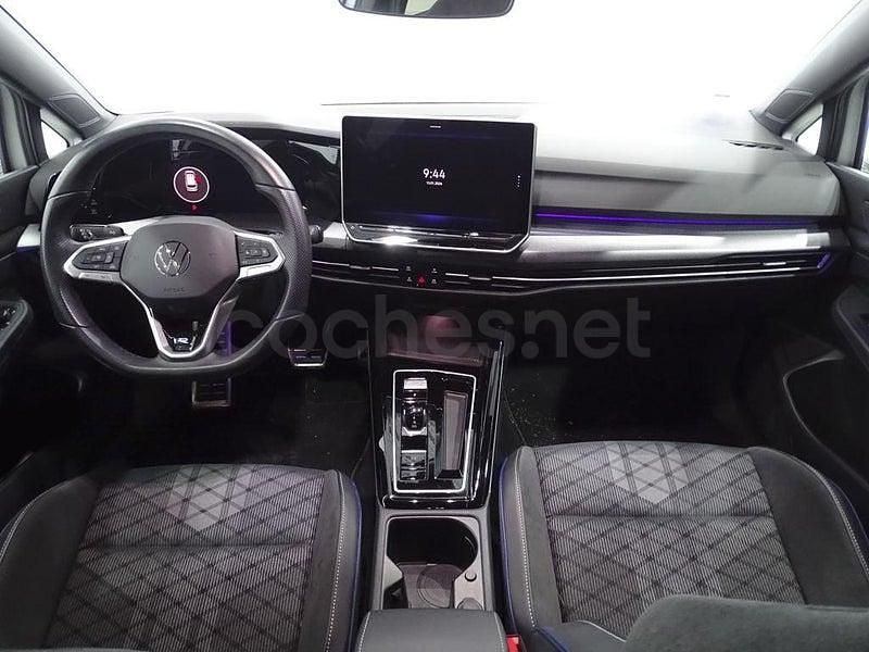 Usado VW Golf VIII R-line 150 CV (110 kW) 2024 Blanco Familiar