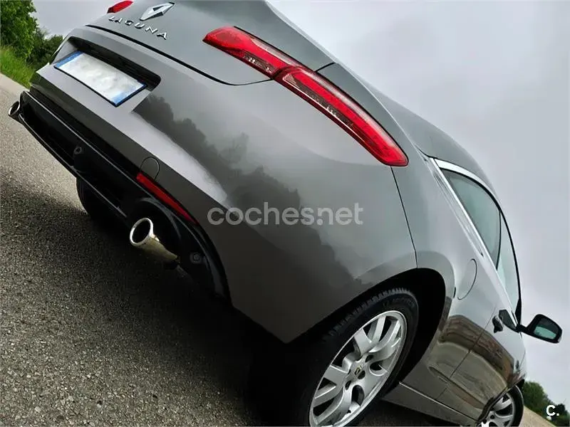 Usado Renault Laguna Coupé 150 CV (110 kW) 2009 Gris / plata Coupe
