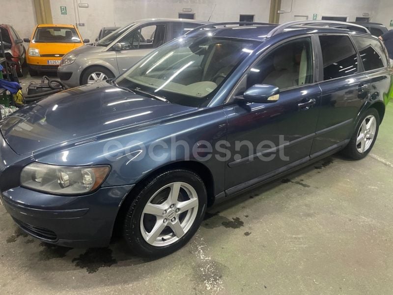 Azul Usado 2005 Volvo V50 Momentum Familiar | 4499 € (Precio justo) - Imagen 1/4