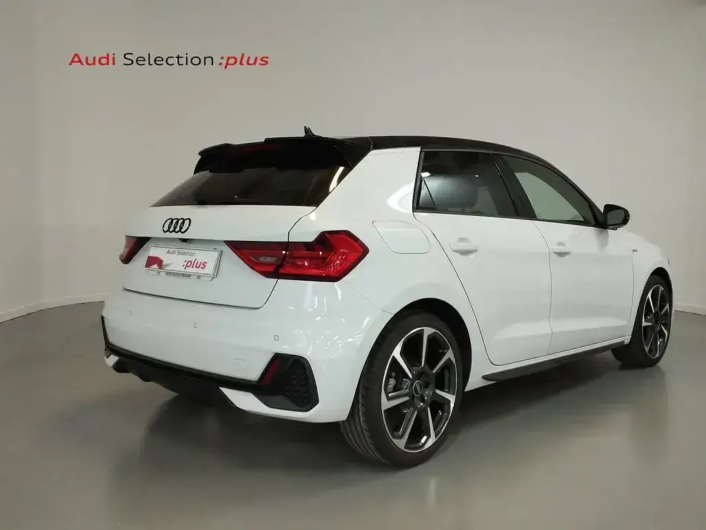 Usado Audi A1 Black Edition 116 CV (85 kW) 2025 Blanco SUV