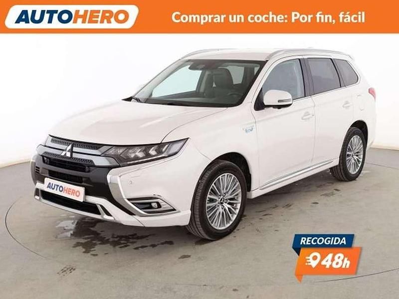 Usado Mitsubishi Outlander P-HEV 224 CV (164 kW) 2021 Blanco SUV