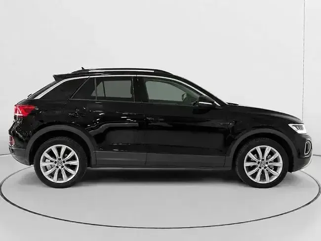 Usado VW T-Roc Life 110 CV (80 kW) 2022 Negro SUV