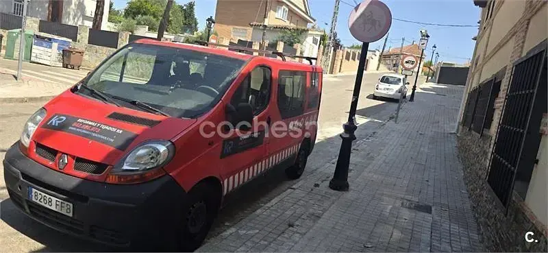 Usado Renault Trafic LIMITED Business 120 CV (88 kW) 2019 Rojo Monovolumen